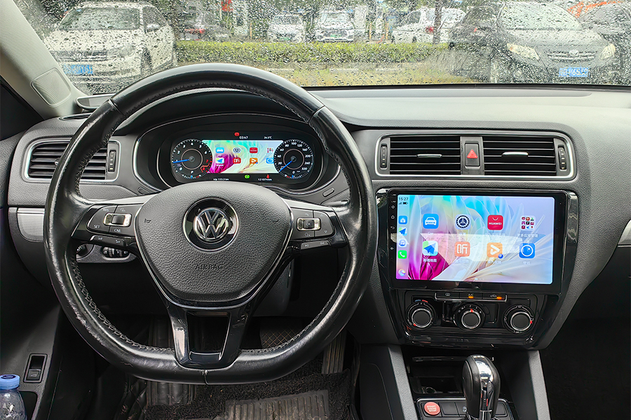 VW Jetta digitaal instrumentenpaneel