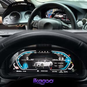 BMW X5 E70 digitaal cluster geïnstalleerd in dashboard met weergave bij nacht